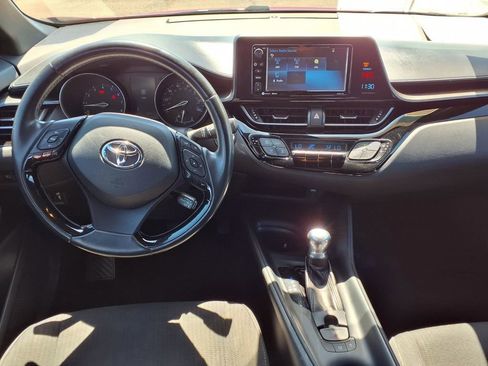 Used 2018 Toyota C-HR XLE FWD image 13