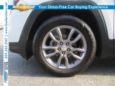 Used 2024 GMC Terrain SLT image 12