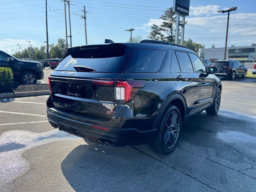 Used 2025 Ford Explorer ST AWD/4WD image 7
