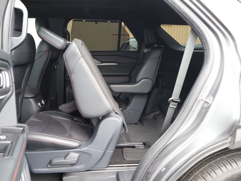 Used 2025 Ford Explorer ST image 32