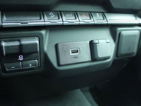 Used 2019 Chevrolet Silverado 1500 Custom Trail Boss w/ Custom Convenience Package image 18