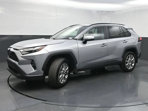 Used 2025 Toyota RAV4 XLE Premium w/ Weather Package FWD image 5