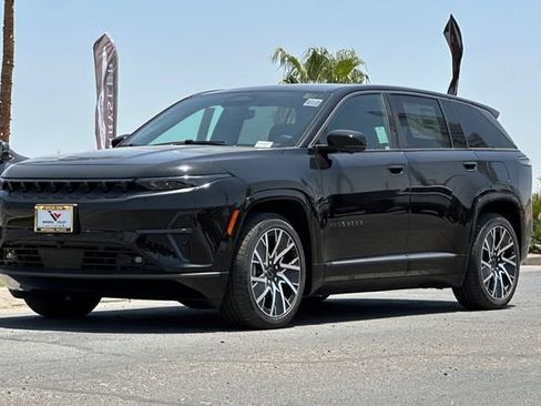 New 2025 Jeep Wagoneer S Limited AWD/4WD image 13