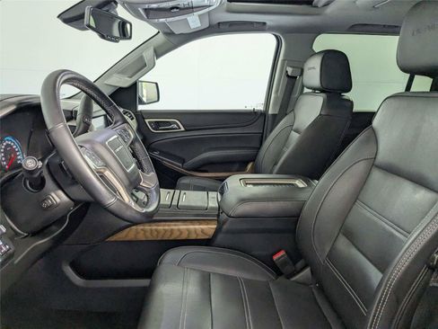 Used 2020 GMC Yukon XL Denali w/ Open Road Package AWD/4WD image 10