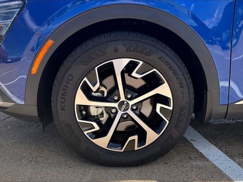 Certified 2025 Kia Sportage EX w/ Premium Package FWD image 7