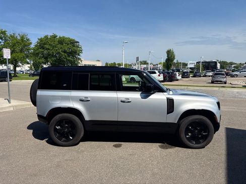 Used 2024 Land Rover Defender 110 X-Dynamic SE AWD/4WD image 6