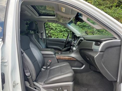 Used 2017 Chevrolet Suburban LT AWD/4WD image 23