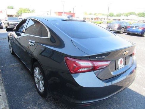 Used 2019 Chevrolet Malibu LT w/ Driver Confidence Package image 4