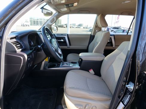 Used 2016 Toyota 4Runner SR5 image 15