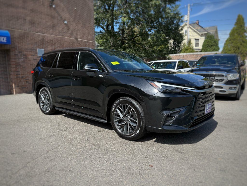 Used 2025 Lexus TX 350 AWD w/ Technology Package image 3