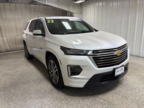 Used 2023 Chevrolet Traverse High Country AWD/4WD image 3