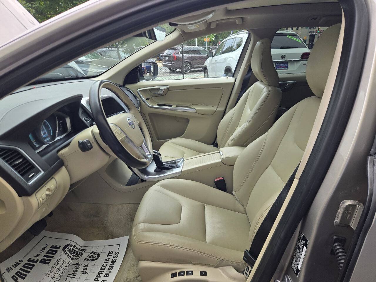 Used 2015 Volvo XC60 T5 Premier w/ Proximity Package FWD image 8