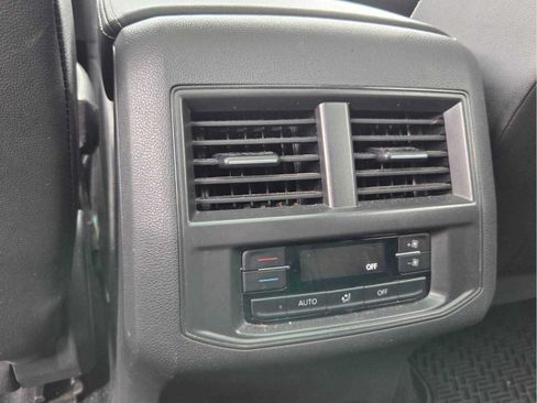 Used 2023 Volkswagen Atlas SEL AWD/4WD image 16
