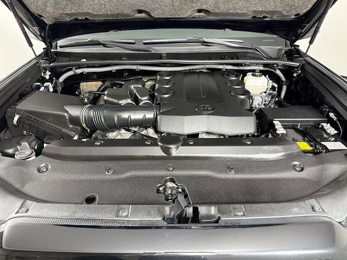 Certified 2019 Toyota 4Runner SR5 image 31