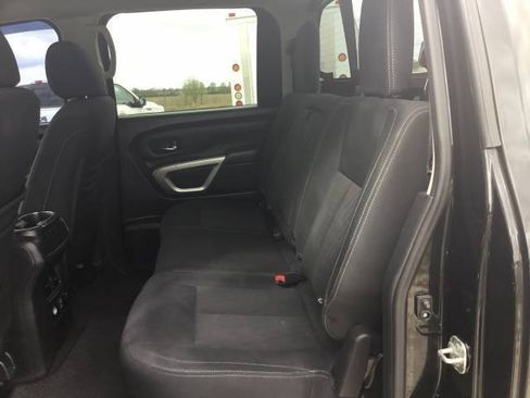 Used 2019 Nissan Titan SV w/ SV Convenience Package AWD/4WD image 12