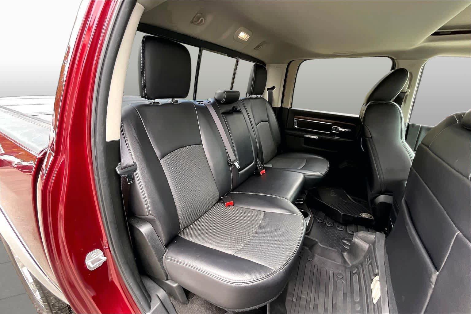 Used 2017 RAM 1500 Laramie w/ Convenience Group AWD/4WD image 26
