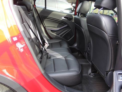 Used 2018 Mercedes-Benz GLA 250 4MATIC image 24