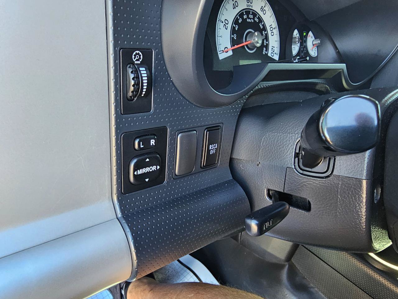 Used 2011 Toyota FJ Cruiser 4WD w/ Convenience Pkg image 30