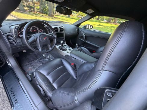 Used 2005 Chevrolet Corvette Convertible w/ Preferred Equipment Group RWD image 12