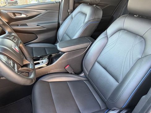 Used 2025 Buick Envista Sport Touring image 36