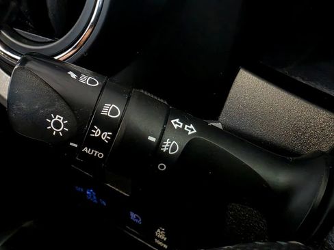 Used 2020 Toyota Tacoma TRD Sport AWD/4WD image 25