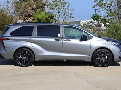 New 2026 Toyota Sienna XSE