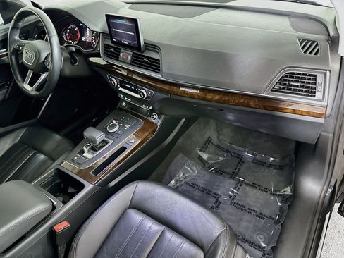 Used 2019 Audi Q5 2.0T Premium w/ Convenience Package AWD/4WD image 30