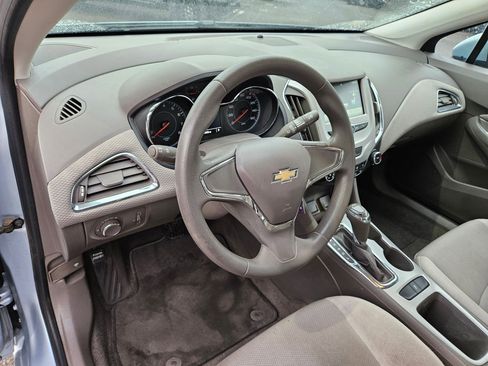 Used 2017 Chevrolet Cruze LS image 12