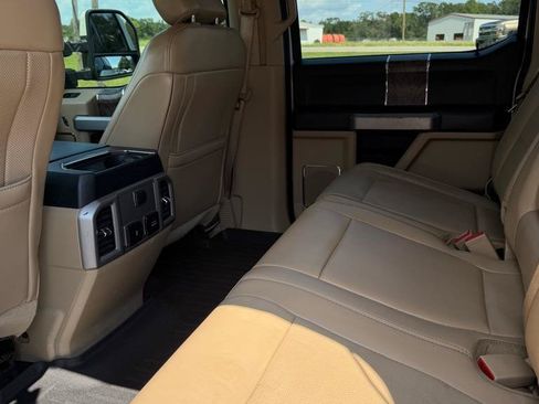 Used 2019 Ford F250 Lariat w/ Lariat Ultimate Package AWD/4WD image 9