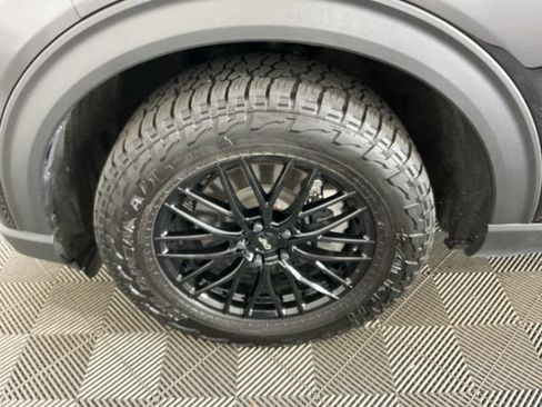 Certified 2025 Ford Explorer Platinum w/ Ultimate Package AWD/4WD image 36