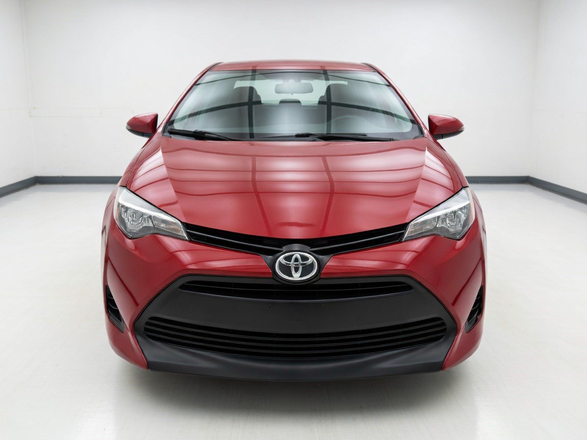 Used 2017 Toyota Corolla LE FWD image 2