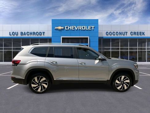 Used 2024 Volkswagen Atlas SEL AWD/4WD image 9
