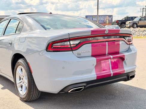Used 2022 Dodge Charger SXT w/ Leather Interior Group RWD image 4