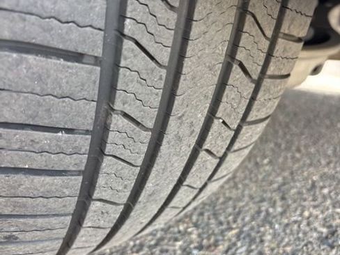 Certified 2022 Ford Explorer Limited w/ Class IV Trailer Tow Package image 7