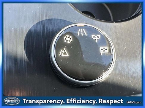 Certified 2022 Nissan Rogue SV w/ SV Premium Package image 32