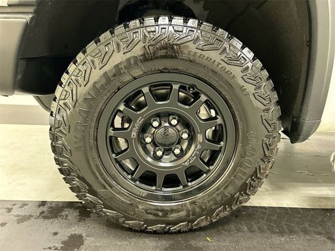 Used 2023 GMC Sierra 1500 AT4X w/ AT4X AEV Edition image 8