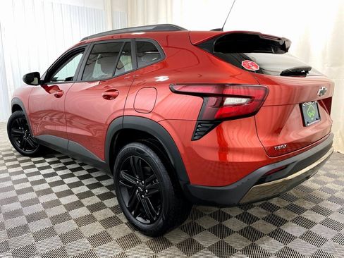 Certified 2024 Chevrolet Trax ACTIV w/ Sunroof Package image 16