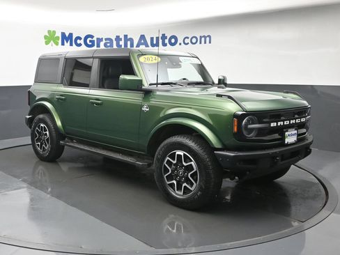 Used 2024 Ford Bronco Outer Banks AWD/4WD image 2