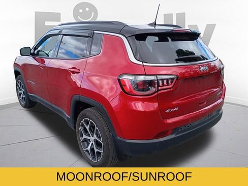 Used 2024 Jeep Compass Limited w/ Sun and Sound Group AWD/4WD image 7