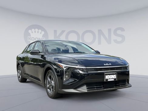 New 2026 Kia K4 FWD image 10