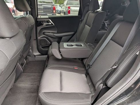 Used 2024 Mitsubishi Outlander ES FWD image 14