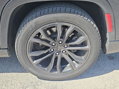 Used 2024 Jeep Grand Wagoneer L Series II w/ Quick Order Packagew 28T image 11