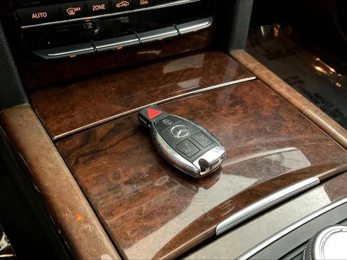 Used 2011 Mercedes-Benz E 350 4MATIC Sedan image 35