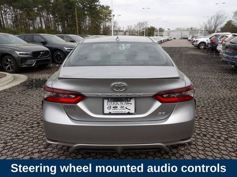 Used 2022 Toyota Camry SE image 7