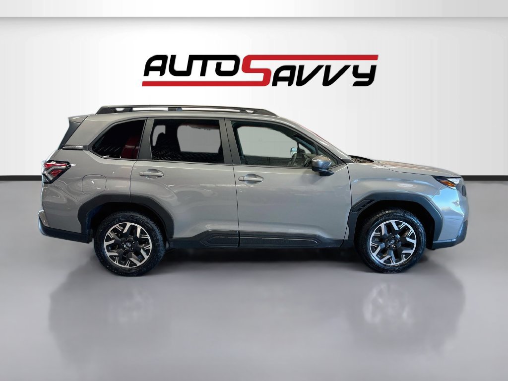 Used 2025 Subaru Forester Premium AWD/4WD image 8