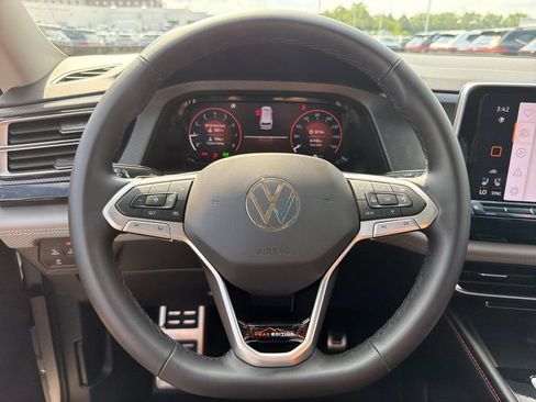 Certified 2024 Volkswagen Atlas Peak Edition SEL AWD/4WD image 11