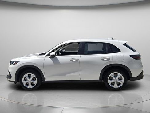 Certified 2025 Honda HR-V LX image 3