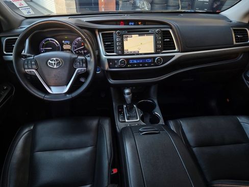 Used 2019 Toyota Highlander Limited AWD/4WD image 17