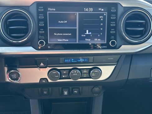 Used 2023 Toyota Tacoma TRD Off-Road image 29