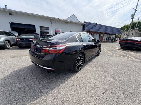 Used 2017 Honda Accord Sport image 54